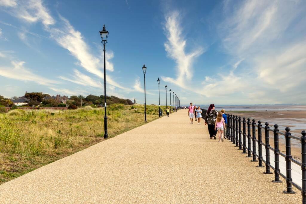 A Charming, Spacious 2 Bedroom Apartment In Lytham Lytham St Annes Εξωτερικό φωτογραφία