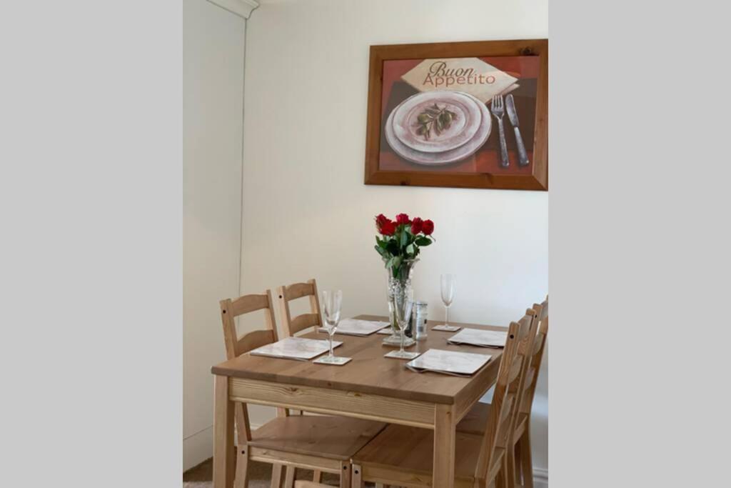 A Charming, Spacious 2 Bedroom Apartment In Lytham Lytham St Annes Εξωτερικό φωτογραφία